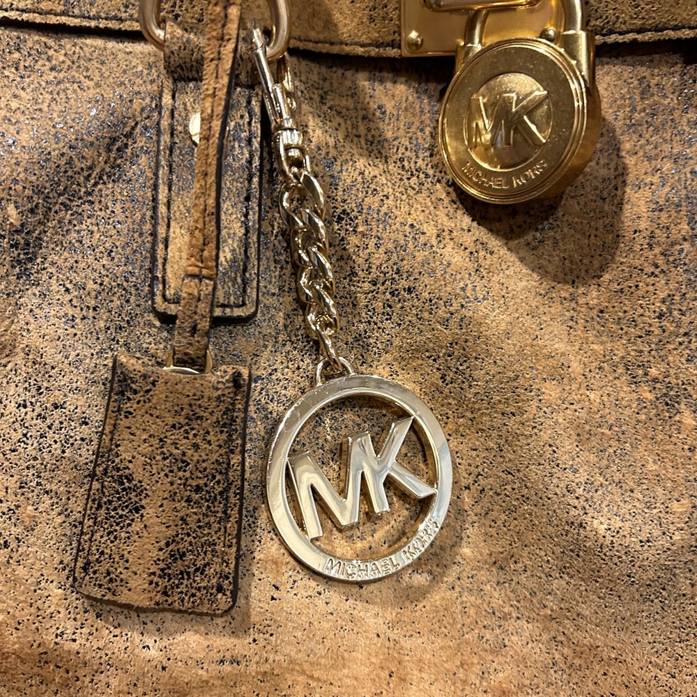 Michael Kors East West Hampton Bag - Picture 10 of 10
